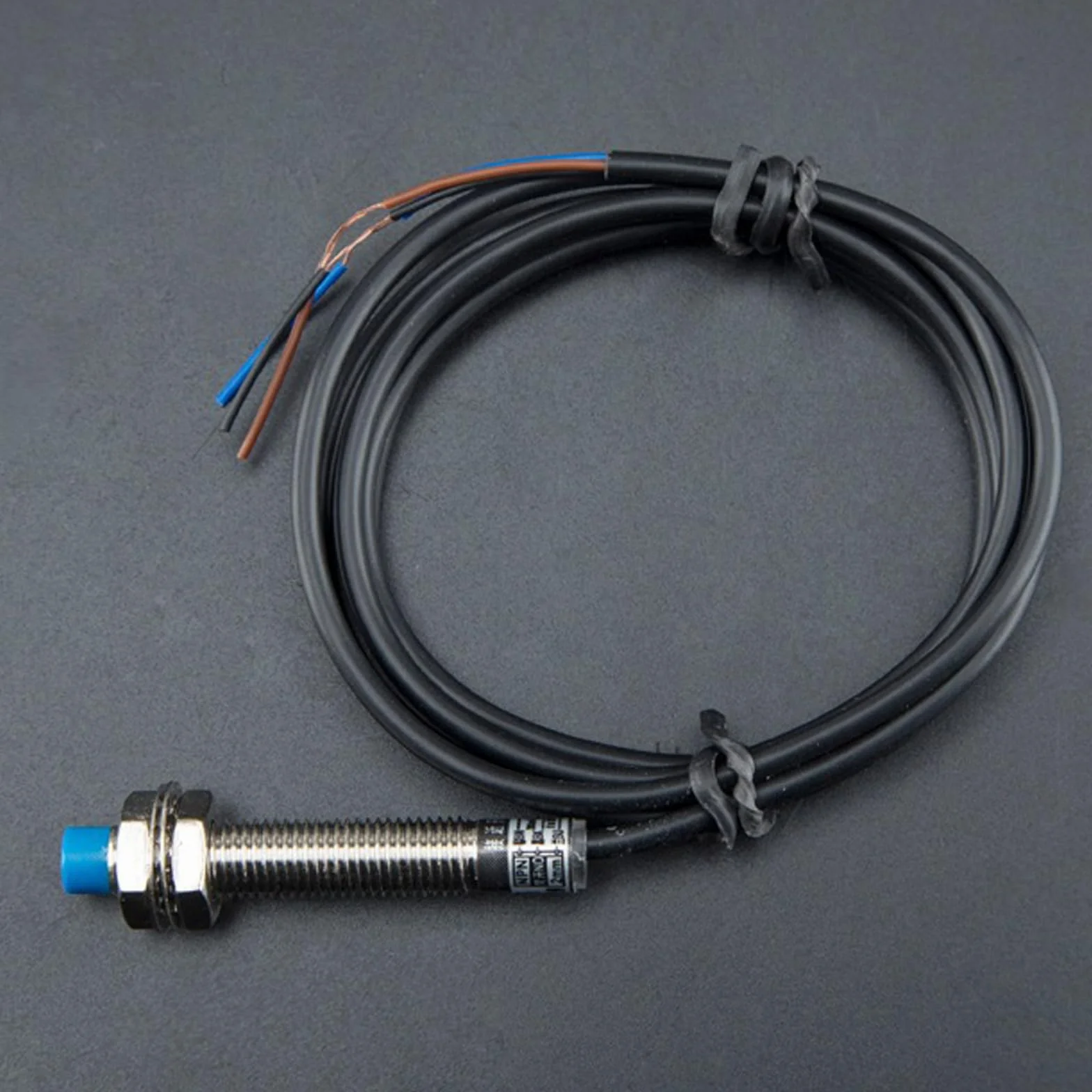M8 indukcyjny czujnik zbliżeniowy LJ8A3-2-Z/BX 2 mm 12-24 V DC 200 mA NPN 3 przewody