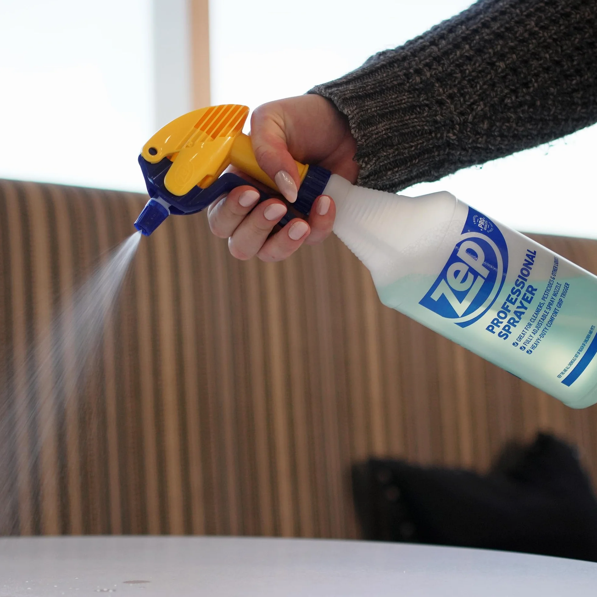 Zep Profesjonalna butelka z rozpylaczem 907 ml - spray do 9 m, regulowana dysza