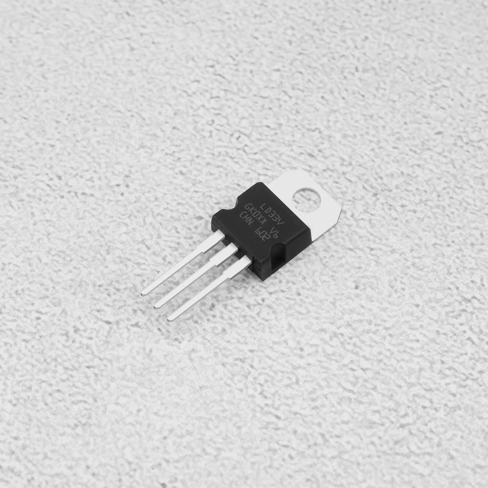 LD1117V33 liniowy regulator napięcia LDO TO-220 3,3 V 950 mA