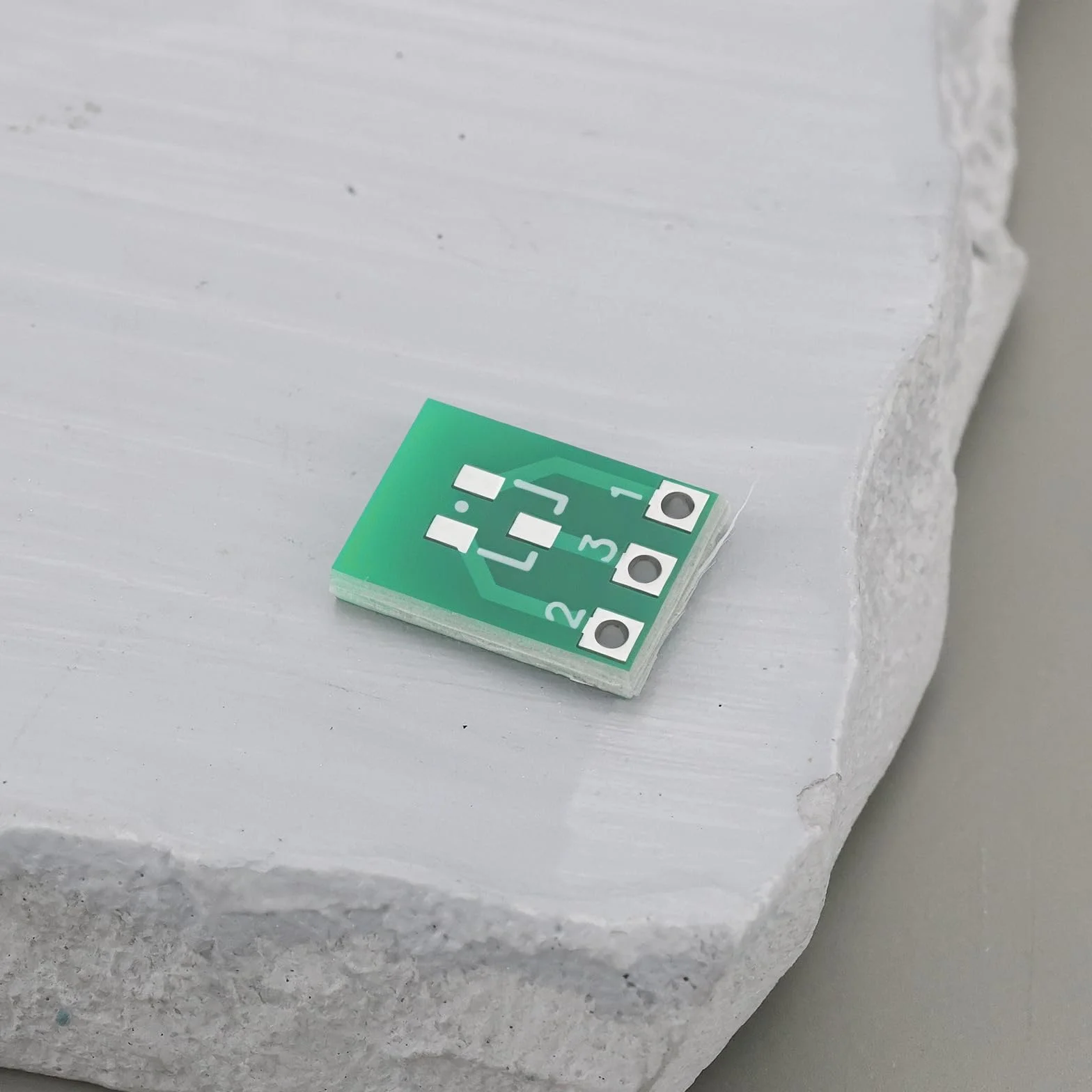 50 szt. dwustronny SMD SOT23-3 SOT223 PCB konwerter SOT23 na SIP3 adapter 2,54 mm 10 x 7,6 mm do produktu elektronicznego