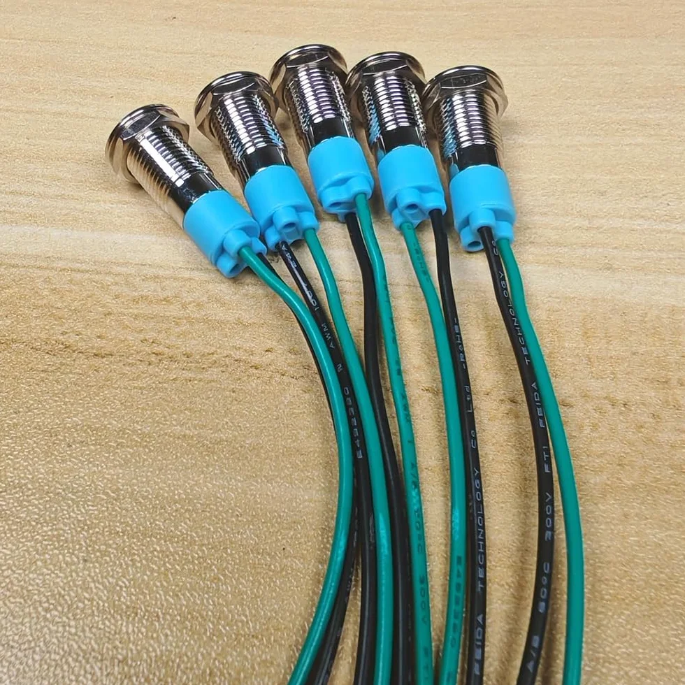 Gebildet 5 Sztuk 8mm 3V-4.5V-5V-6V-7.5V-9Vdc Oszczędność Energii Led Metalowy Wskaźnik Świetlny Wodoodporna Lampka Sygnalizacyjna Z Przewodem (Czerwony/Pomarańczowy/Niebieski/Zielony/Biały)