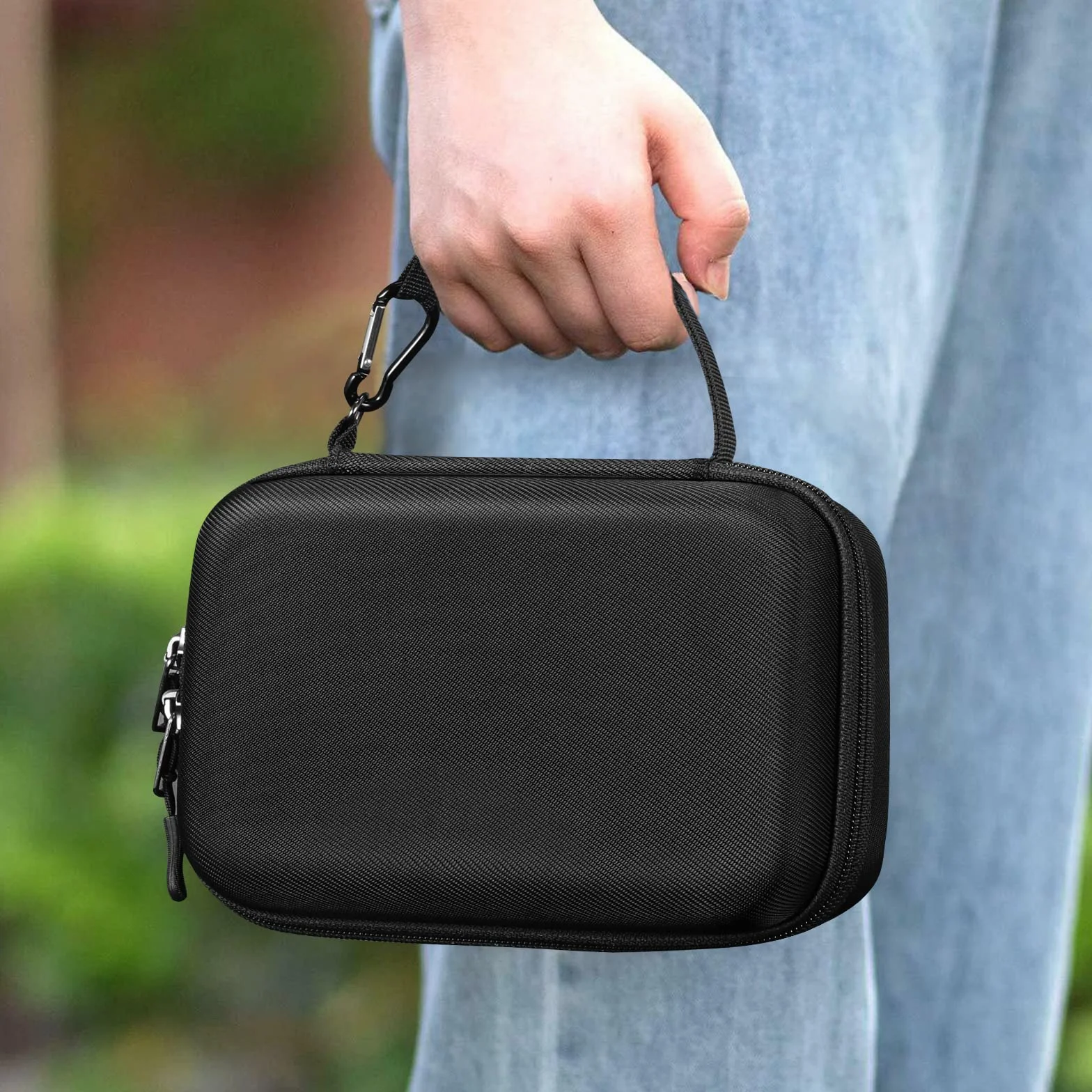 MEDMAX Tragbare Tasche für Asthma Inhalator, schützende stoßfeste Medizin-Reise-Tragetasche mit Clip und Trageriemen kompatibel mit Kammerinhalator-Abstandsmasken, Schwarz