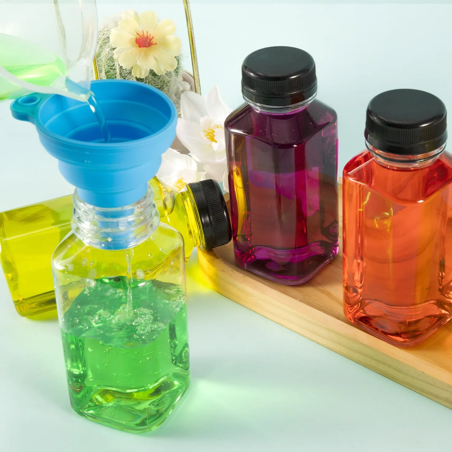 10 szt. plastikowych butelek na sok 250 ml z pokrywkami zabezpieczającymi przed manipulacją, puste plastikowe butelki wielokrotnego użytku, pojemniki na mleko, wodę, napoje