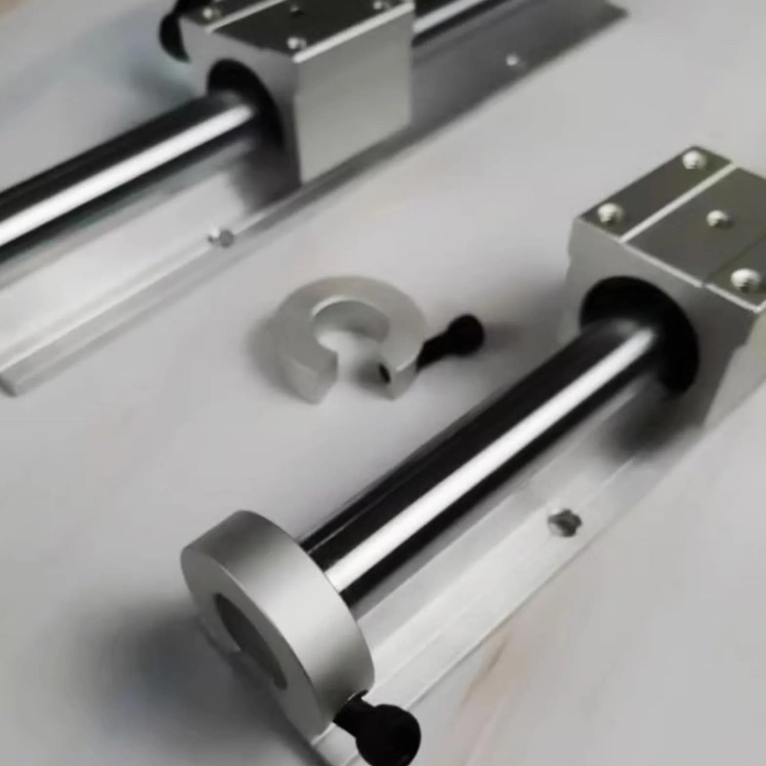 4PCS Wałek Wału dla SBR20 Liniowa Kolejka Kolejowa Id 20 Mm OD 40 Mm grubość 12 Mm z śrubą M4 Aluminium CNC CNC