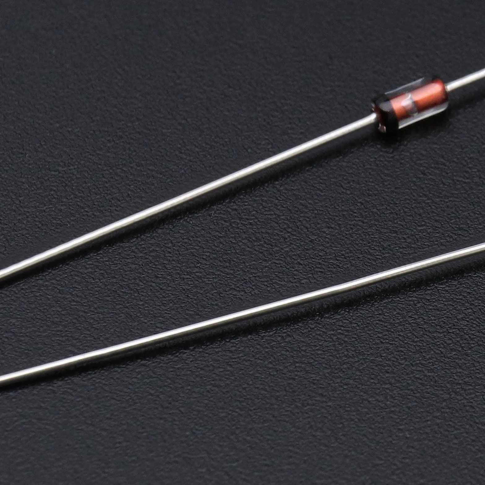 1N34A dioda germanowa 50 mA 65 V osiowa komponenty elektroniczne