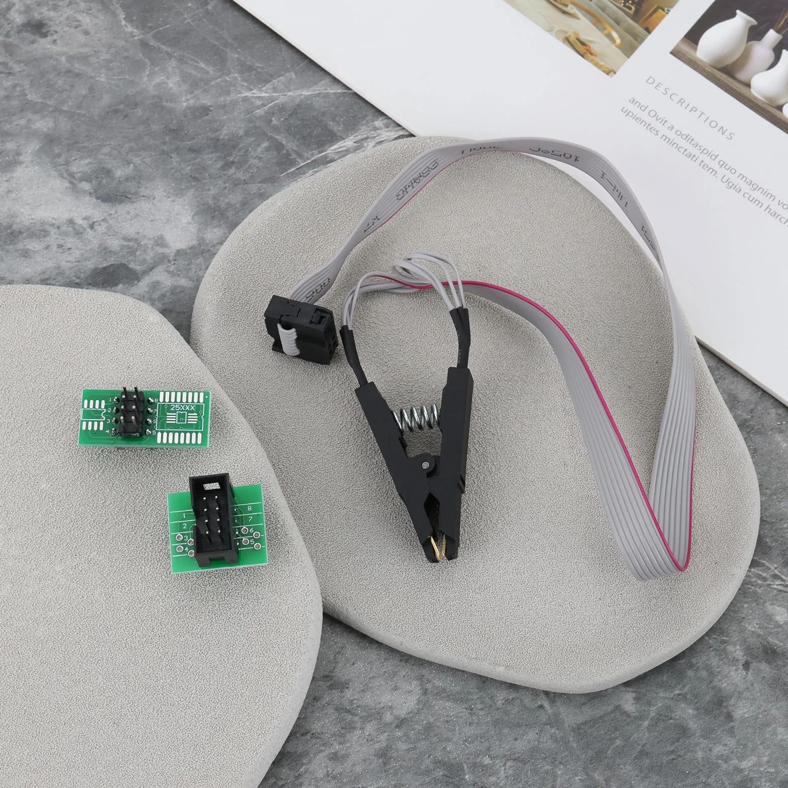 OTOTEC 1 zestaw SOIC SOIC8 SOP8 8-pinowy klips testowy z konwerterem programatora płytki drukowanej, kompatybilny z programowaniem w obwodzie wewnętrznym EEPROM