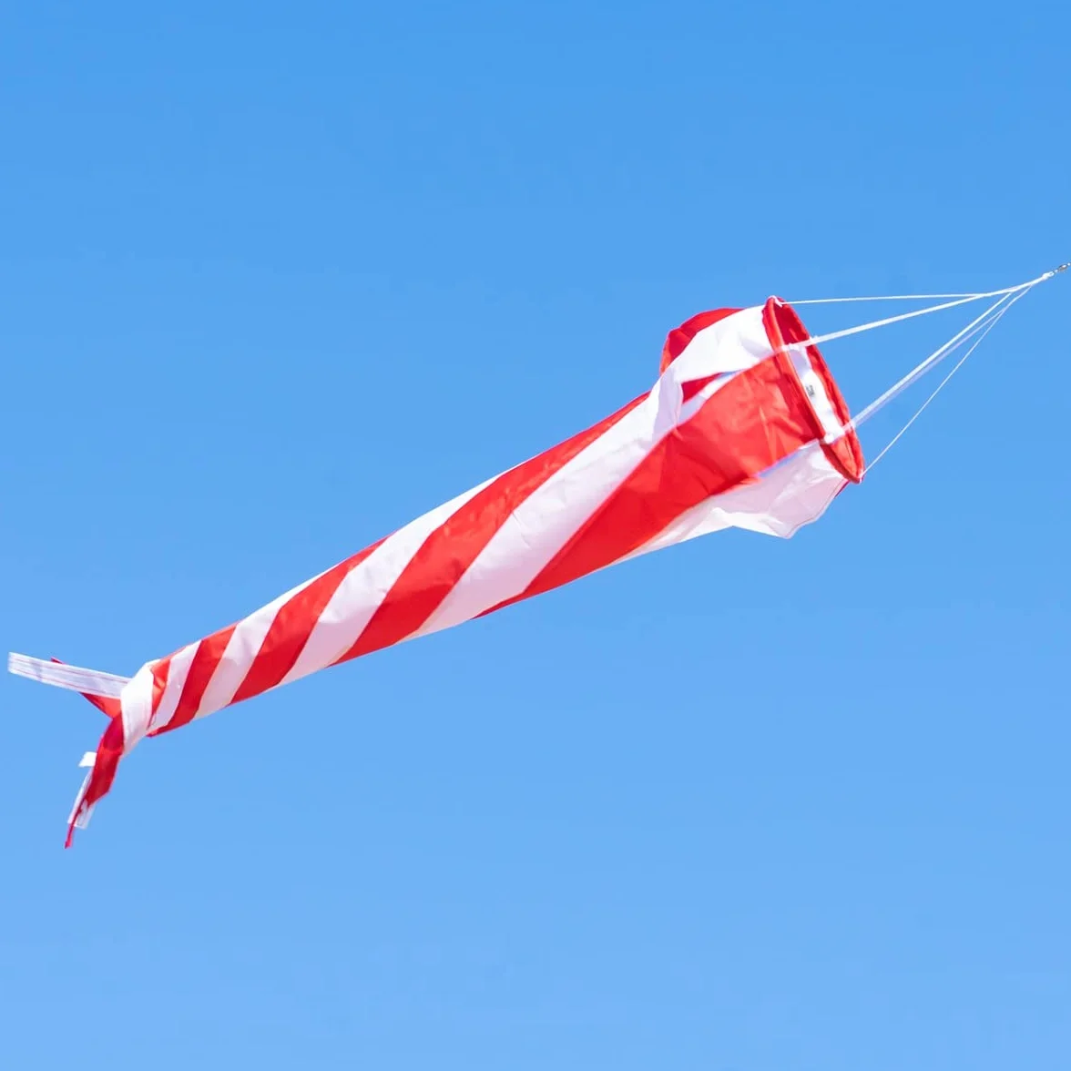 CIM Wiatr turbina wiatrowa 90 czerwony/biały – odporna na działanie promieni UV i warunków atmosferycznych – Ø 20 cm, długość: 90 cm – w zestawie klips kręgowy na łożysku