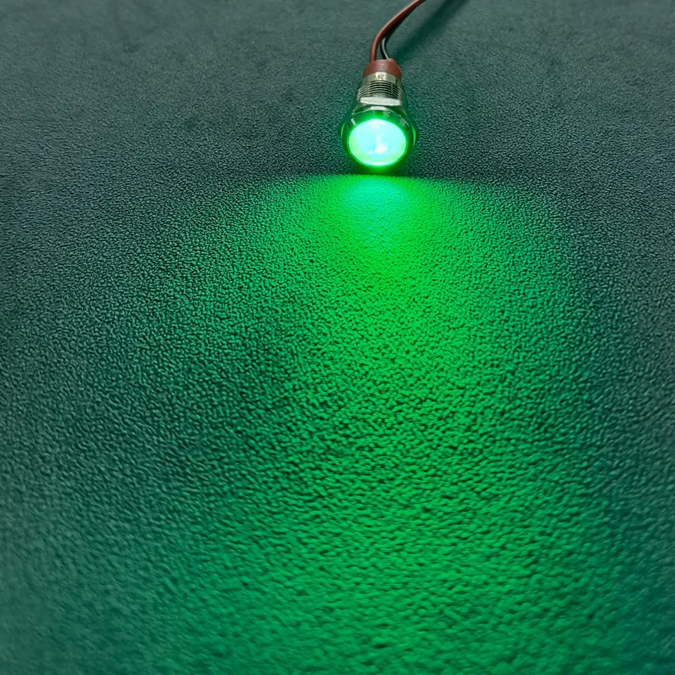 GUUZI 10mm Lampka Kontrolna LED 12-24V Wodoodporna Lampka Sygnalizacyjna Panel Metalowy Wskaźnik LED Lampka Sygnalizacyjna Mocowanie Panelu Głowica Płaska z Przewodami Srebrny Skorupa(Zielony, 4 szt)