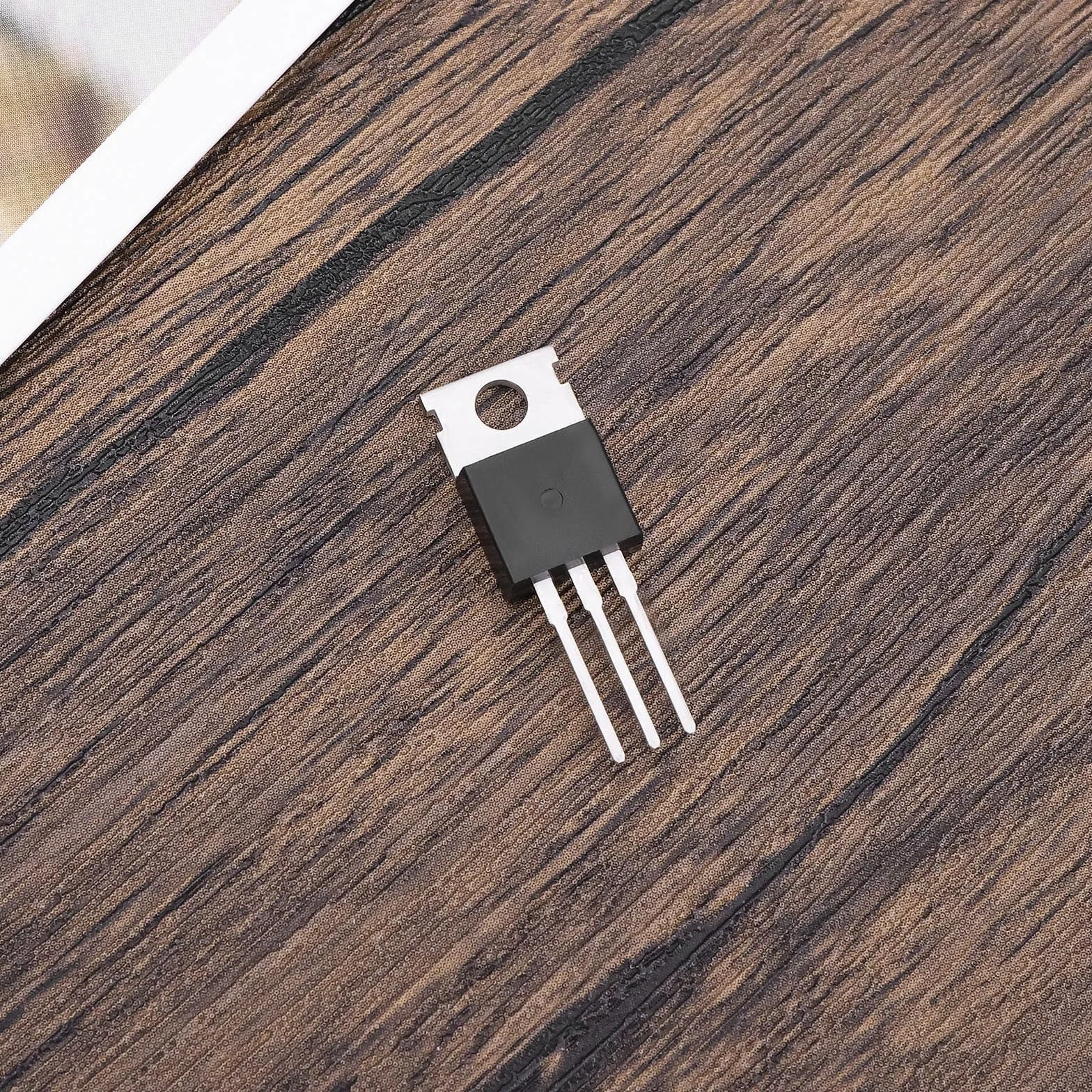 MOSFET IRF3708 N-Channel Power Tranzystor TO220 30V 62A