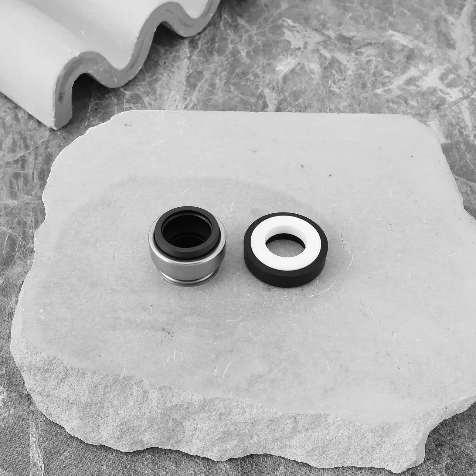 Uszczelnienie mechaniczne pompy wodnej do pompy o średnicy wału 12 mm 24 x 15 x 12 mm