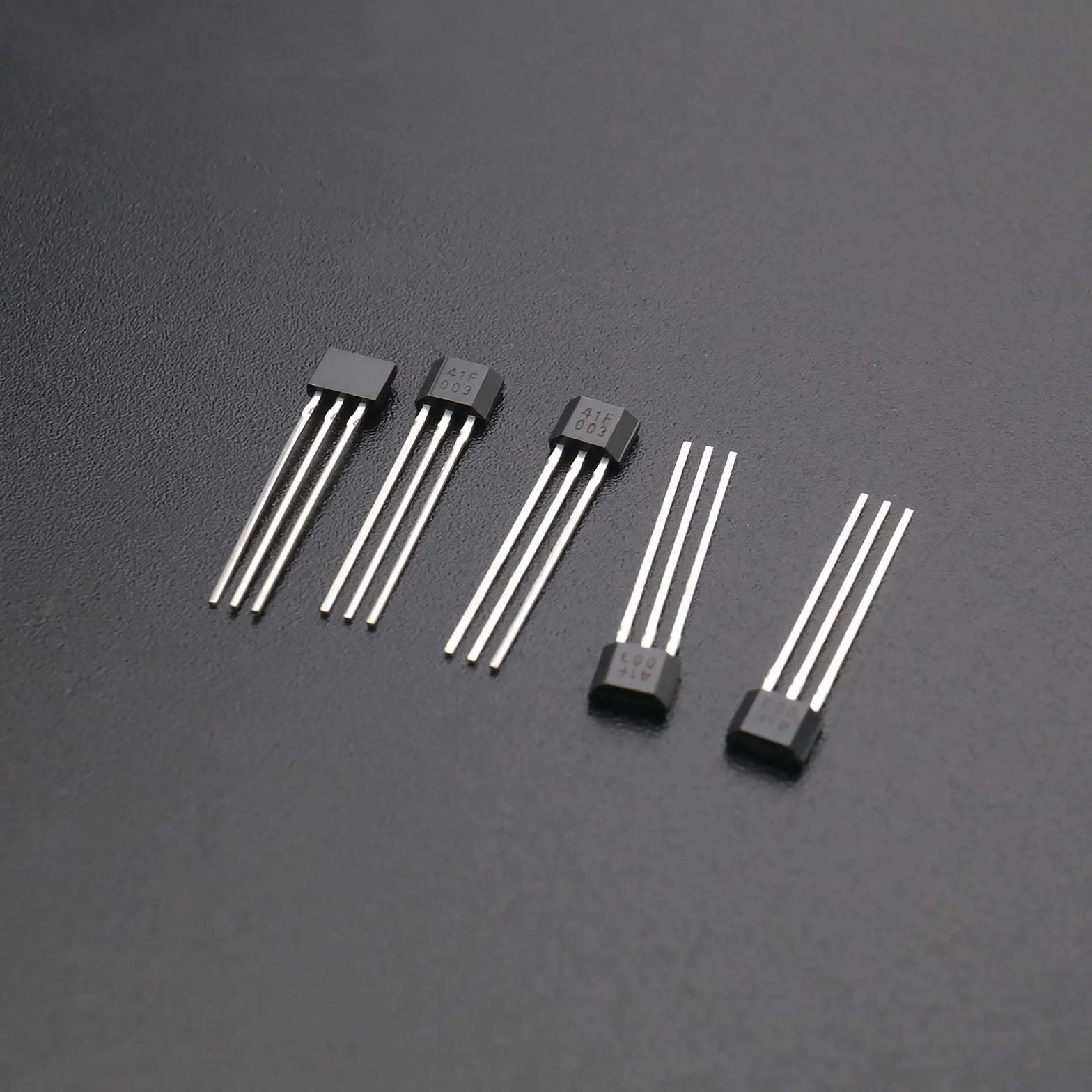 SS41F 41F magnetyczny czujnik bipolarny efekt Halla TO-92S 3-pinowe