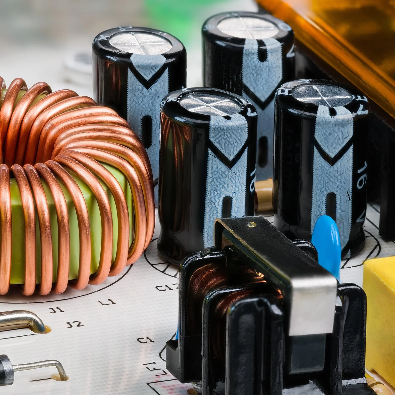 24 Wartości Elektrolitycznych Kondensatorów Kondensator Zestaw Electrolytic Capacitor Kit From 0.1uF to 1000uF 10V 16V 25V 50V Aluminiowych Kondensatory Set