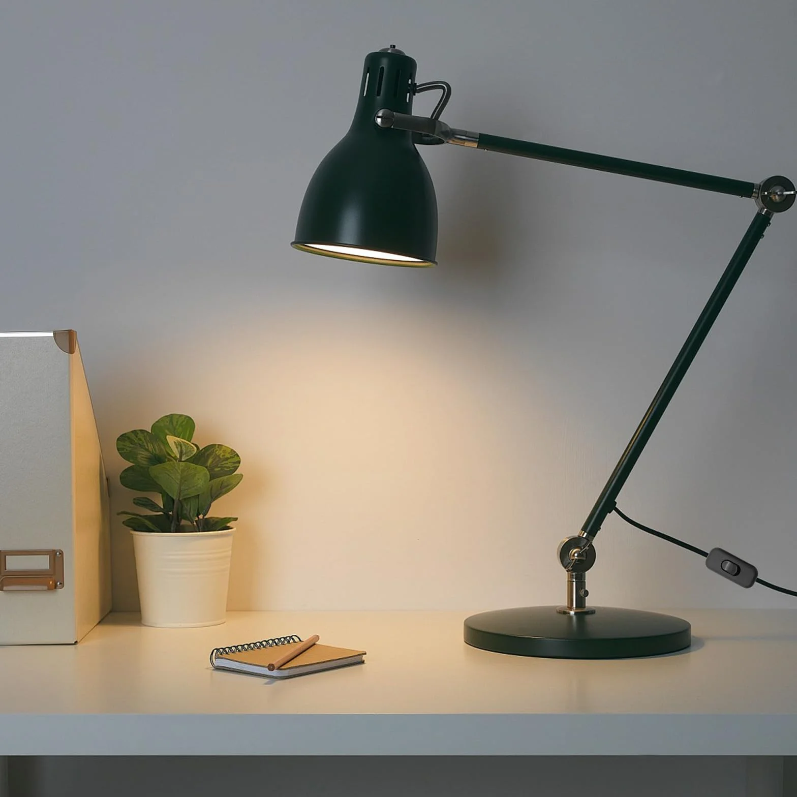 4 przełączniki pośrednie, 6 A, 250 V, przełącznik przewodowy, 2-3 przewody zasilające, przełącznik sznurkowy do lamp elektrycznych, lamp stołowych, małych urządzeń (czarny)