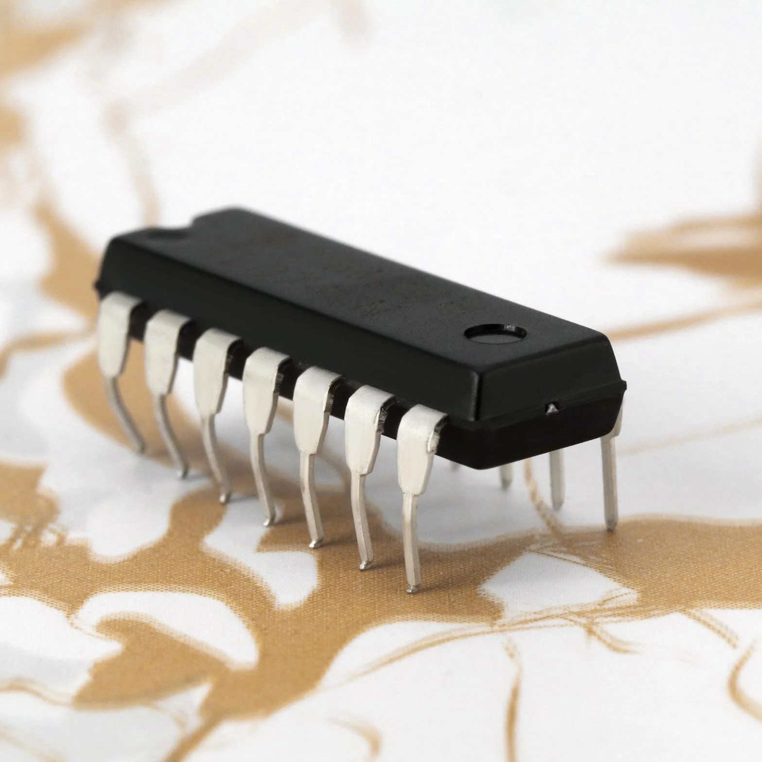 OTOTEC TL074CN wzmacniacz operacyjny DIP-14 JFET niski poziom hałasu