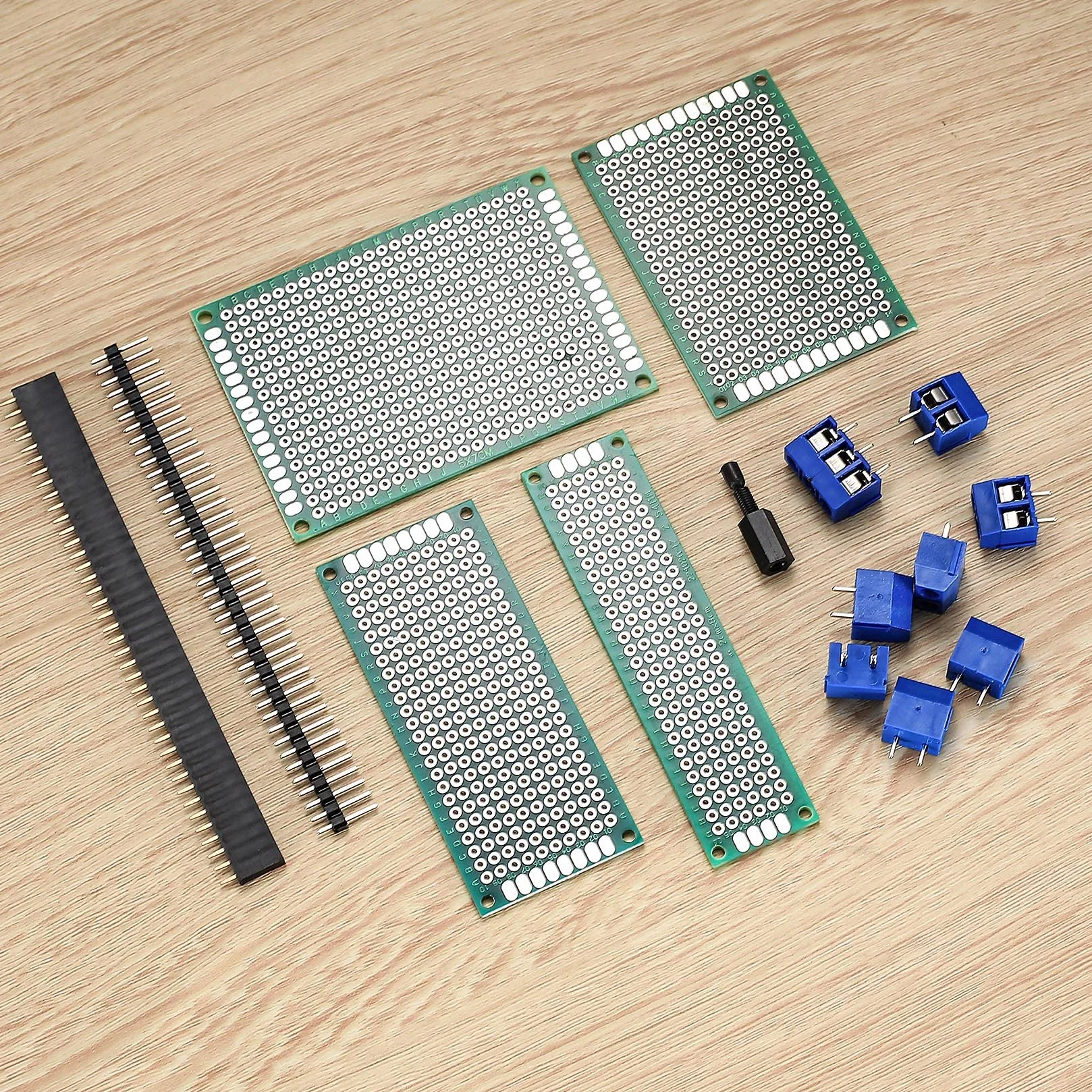 Zestaw 68-dwustronnych Perforowanych Uniwersalnych Płyt Dołkowych, 20 Sztuk Pcb, 20 Męskie Żeńskie Złącza, Gniazdo 40 Pinów, 12 2P & 3P Złącza Śrubowe, 16 Nylonowych Kolumn Szesciokątnych