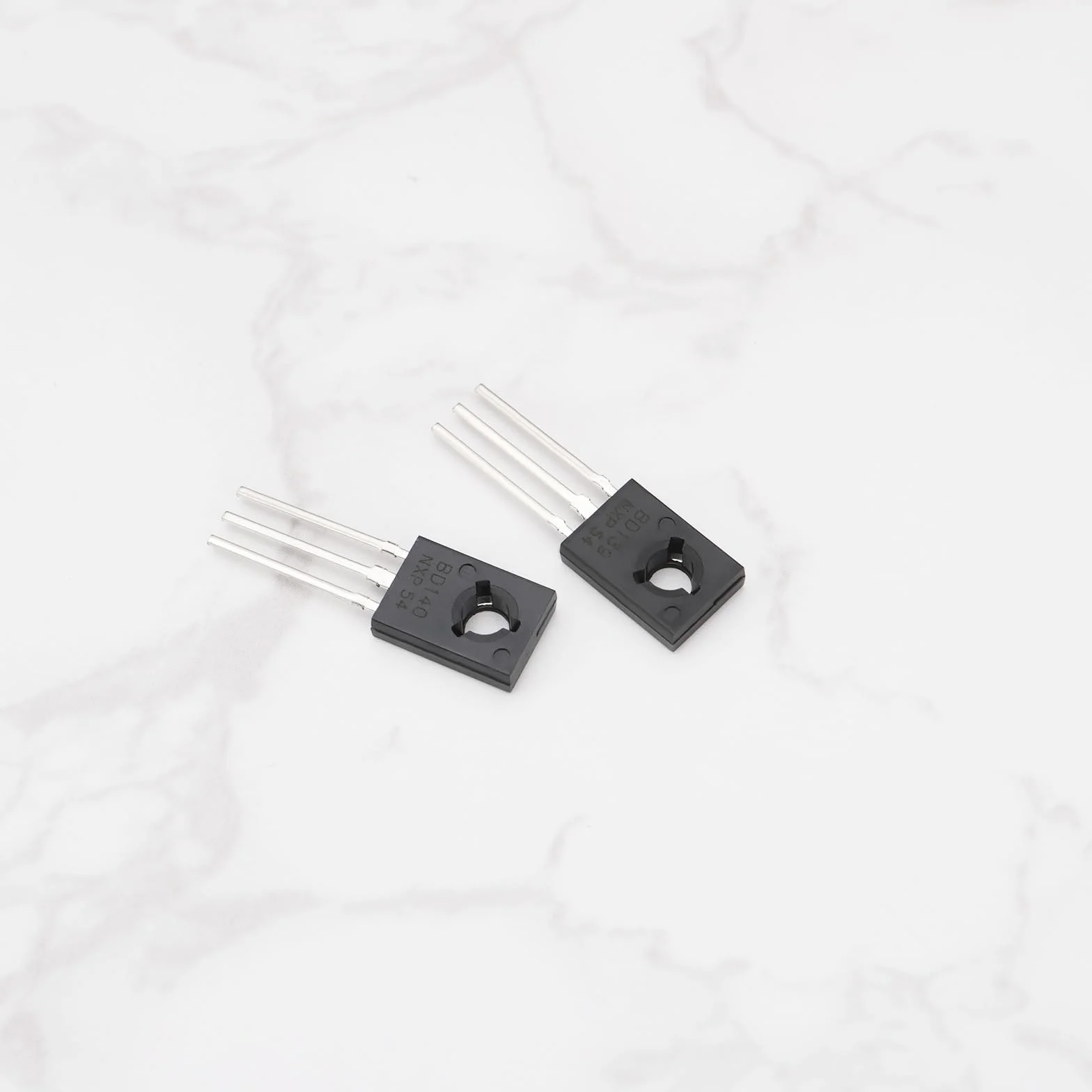 Tranzystor BD139 BD140 NPN PNP 1,5A 80V TO-126 Zestaw 40 szt.
