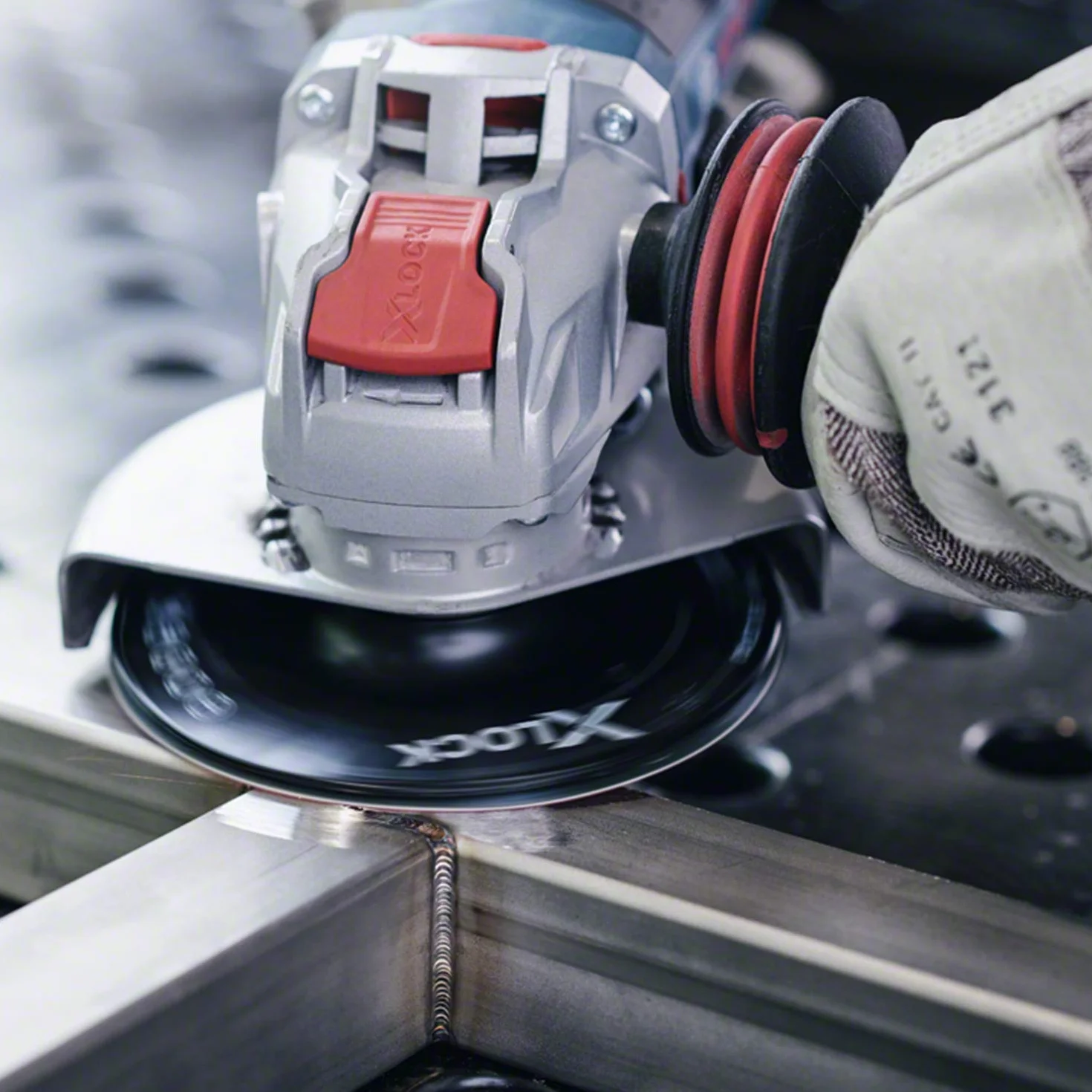 Bosch 1x Ścierna tarcza fibrowa PRO Metal R780 do mechanizmu X-Lock (do Stal, Stal nierdzewna, Ø 125 mm, Ziarnistość 50, Professional Akcesoria Mała szlifierka kątowa)