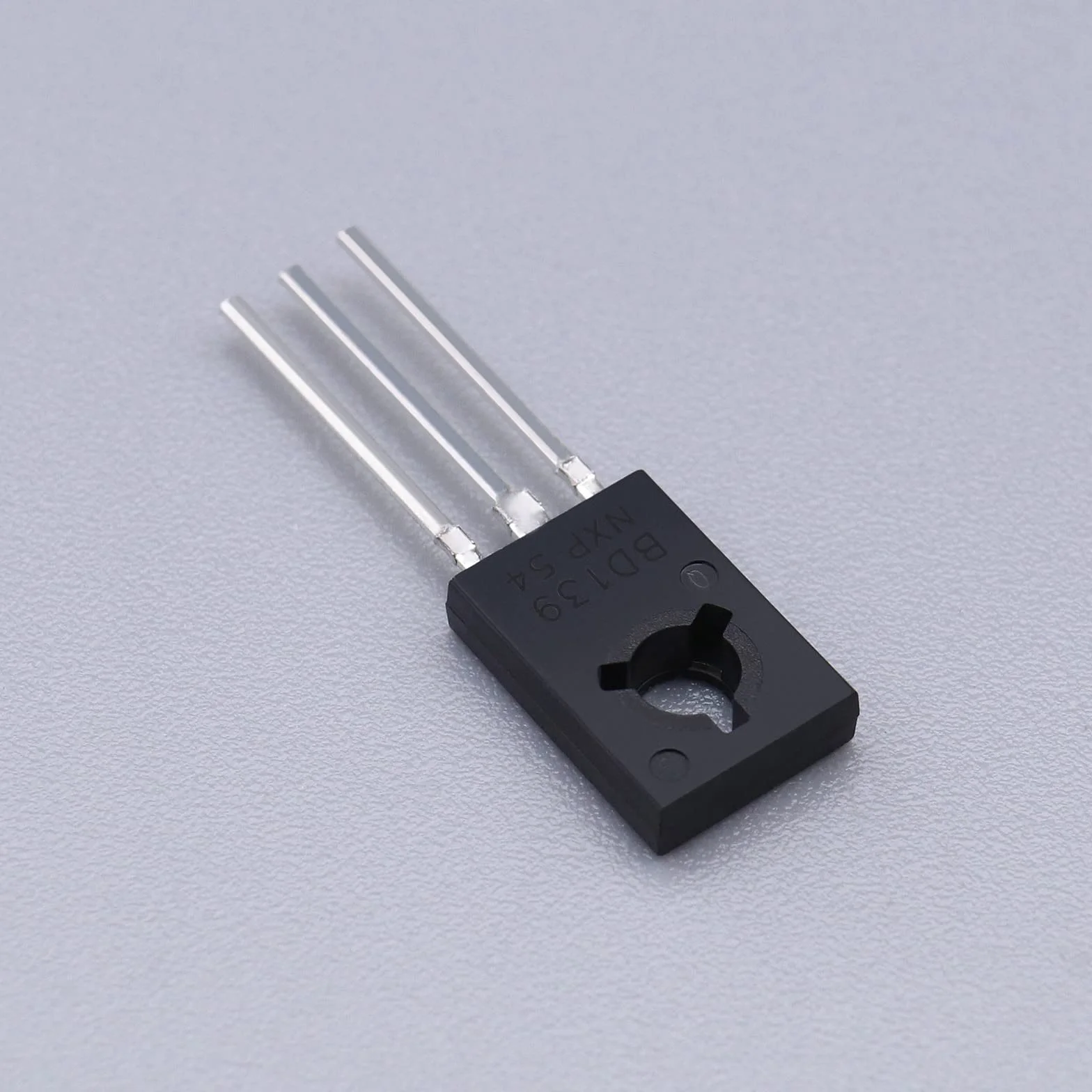 20 szt. BD139 NPN Power Tranzystor NPN 1,5 A 80 V Wzmacniacz mocy audio Tranzystor TO-126 Tranzystor Trioda Elementy elektroniczne