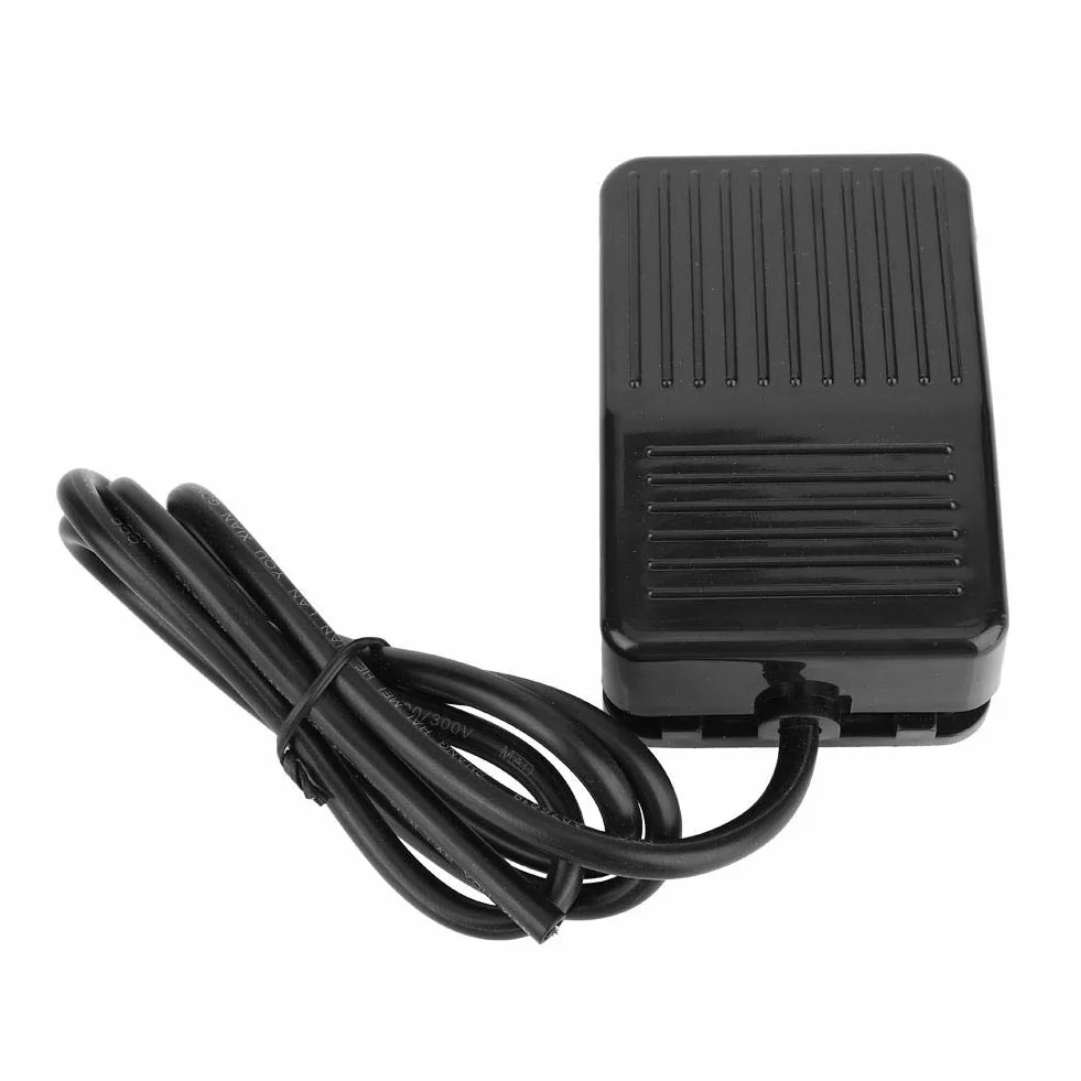 TFS - 01 Foot Control Switch 220 VAC 10 A, antypoślizgowy przełącznik nożny, pedał, pedał przełącznika nożnego, kontroler momentowy, czarny, do wiertarki stołowej, prasy hydraulicznej itp. (3,3ft)