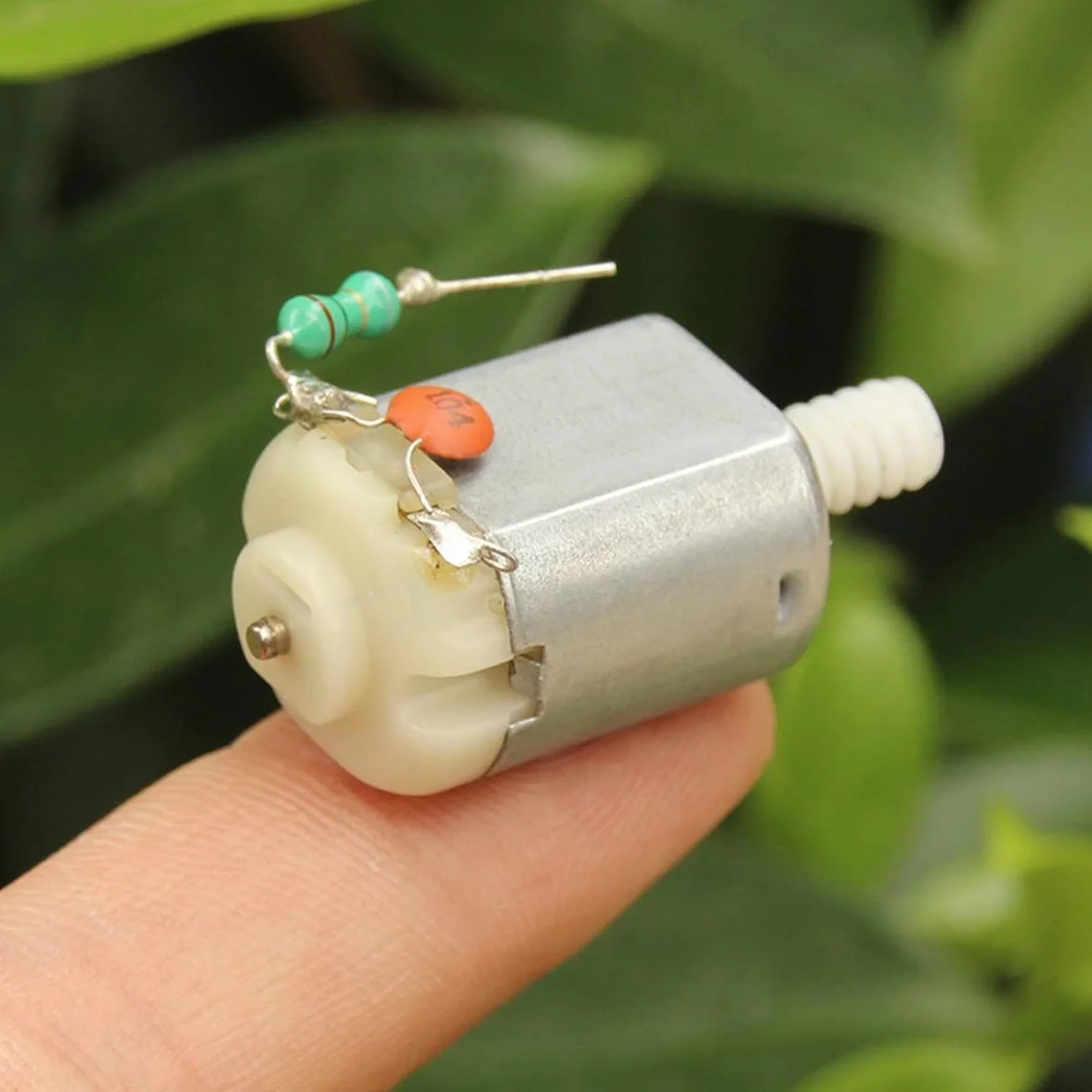 Model silnika szczotkowany silnik z ślimakiem, silnik elektryczny, silniki prądu stałego, silnik 130 Dc, projekty DIY, mini zestaw do spawania silnika prądu stałego, kondensator spawalniczy z przekładnią ślimakową, hobbystyczne silniki DIY