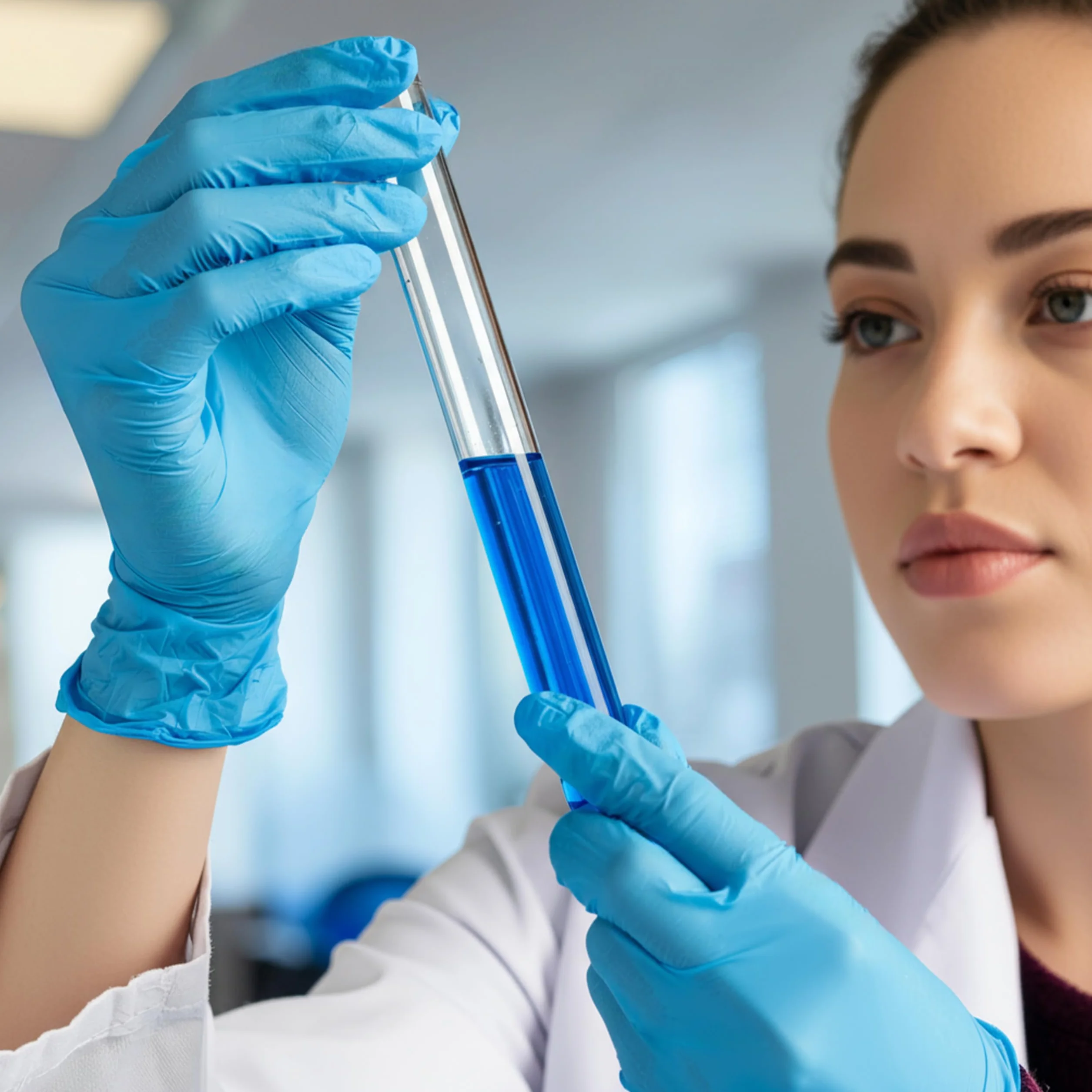 Rękawice nitrylowe, bez pudru, 100 sztuk, niebieskie, S – mocne rękawiczki jednorazowe – nie zawierają lateksu, obustronnie przenośne, wytrzymałe i odporne na chemikalia